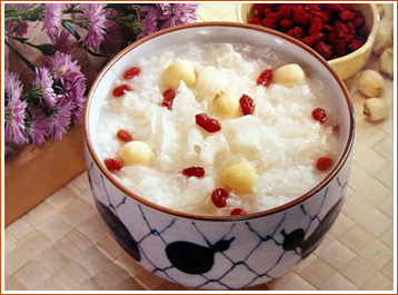 White Fungus Conjee with Lotus Seeds